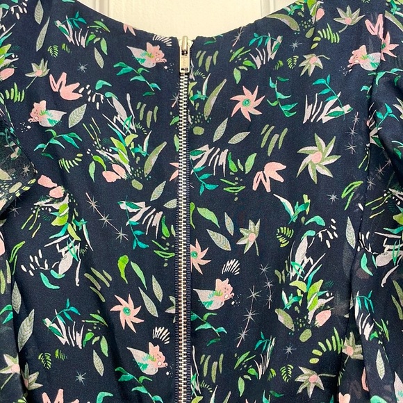 NWOT Amur Blue Silk Floral Top size S - Picture 8 of 10